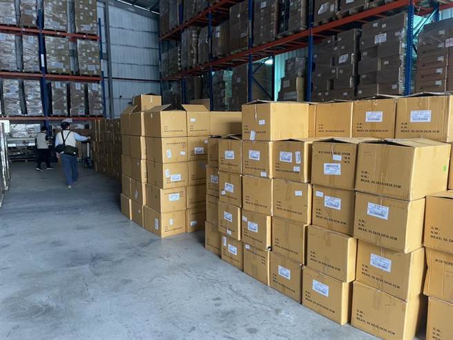 新竹地檢署指揮下，新竹縣調查站、台北市調查處於13日持搜索票至台北市、新北市等地，搜索大鑫公司辦公處所、倉庫與案關負責人住所共5處。（新竹地檢提供／邱立雅竹縣傳真）