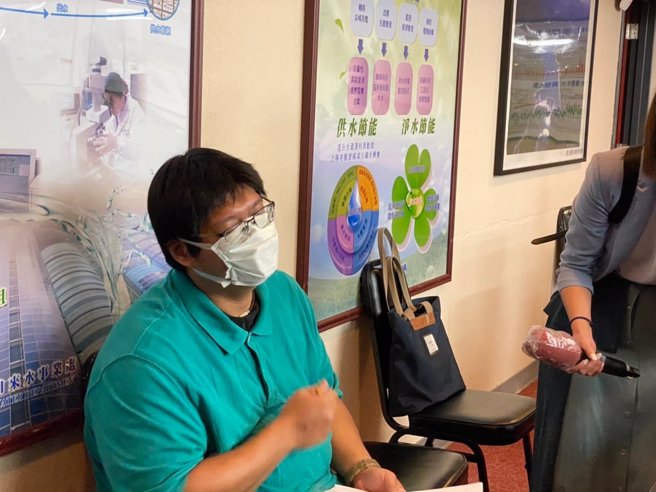 台北市政府林姓员工。(图/翻摄自 朱学恒 脸书)