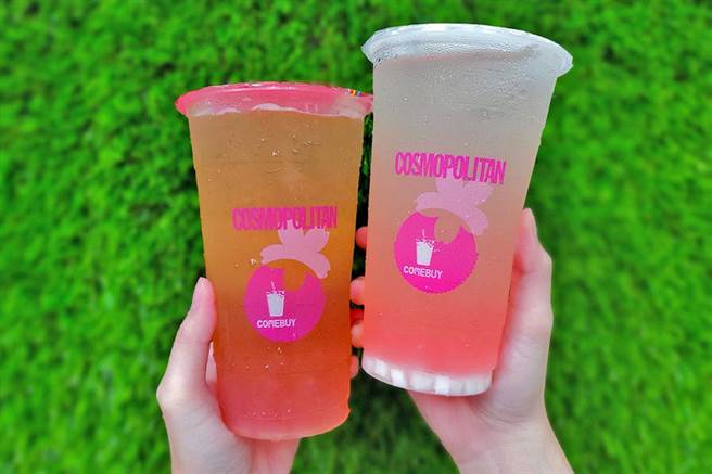 COMEBUY联名柯梦波丹，推限定「柯梦荔枝系列」粉红新品。（COMEBUY提供）