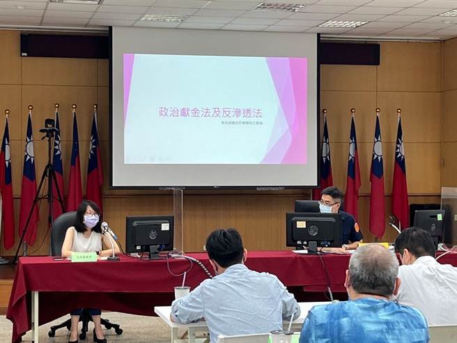 年底九合一选举将至，新北地检署昨（13）日访视新北中和警分局，盼结合检调、警察等机关力量，强化侦办境外势力渗入问题。（警方提供／李奇叡新北传真）