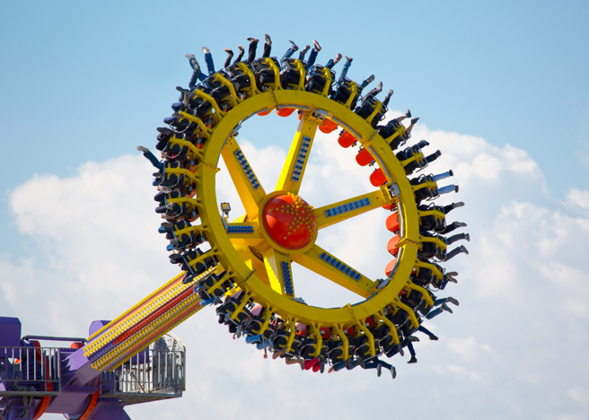 一项俗称「激速飞碟」的设施在启动后不久突然腰斩。(示意图／shutterstock)