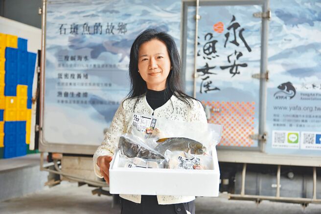 大陆禁止台湾石斑鱼输入，高雄市永安区渔会总干事李秋锦近日积极寻找对策因应。（永安区渔会提供／林瑞益高雄传真）