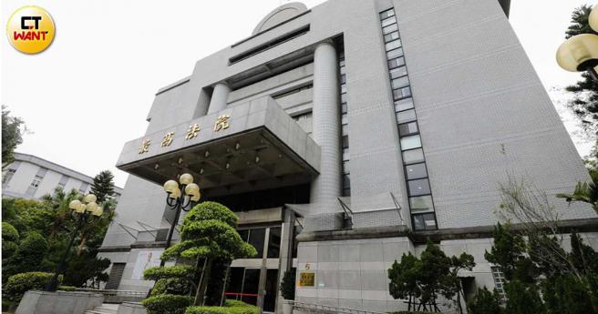 最高法院不愿废除「重大刑案连身条款」，宪法法庭如纵放38个死囚须自负后果。（图／报系资料照）