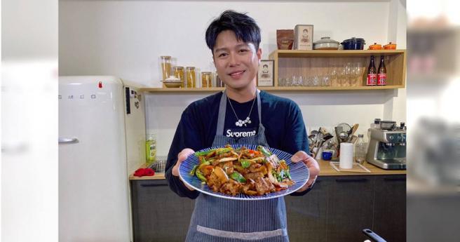 爱吃更爱煮的李易，对餐饮事业充满热情。（图／取自李易脸书）