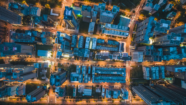 PTT房产版一堆新竹卖房文，网友看到不禁询问：新竹房市是要崩盘了？真实情况究竟如何。(示意图／shutterstock)