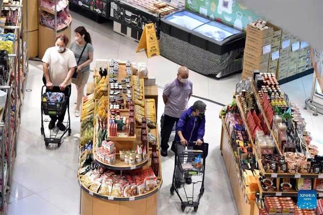 大陸國家統計局：5月社會消費品零售總額同比下降6.7％。（新華社）