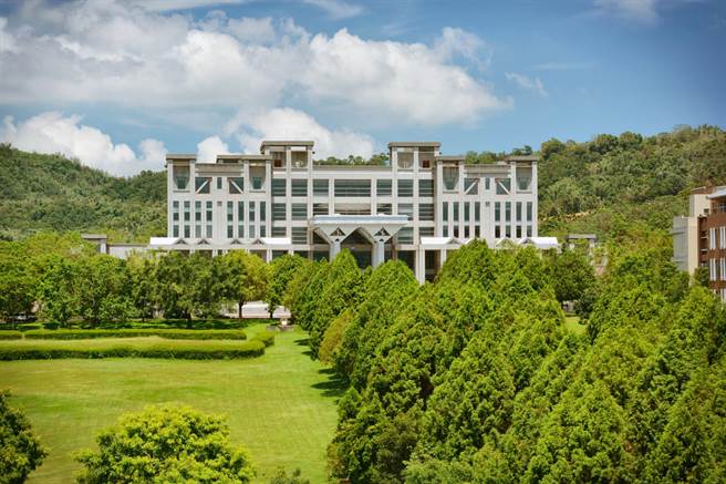 国立暨南国际大学的分发率高达93.09％，是全国第五，校长武东星说，暨大持续努力，可以说是消弭城乡教育资源差距的最佳实证。（暨大提供／吴建辉南投传真）