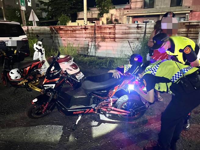 台南市警察局交通大队14日晚间于安南区执法，取缔3辆。（警方提供／曹婷婷台南传真）