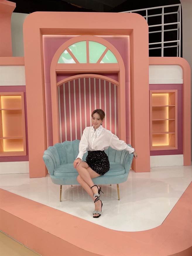 杨皓如搞不懂老公的强迫症家规。（民视提供）