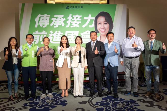 新竹市议员李妍慧15日宣布，不竞选连任议员，备战2024新竹市立委。（李妍慧办公室提供／王惠慧新竹传真）