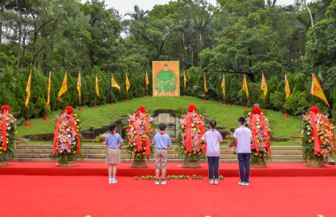 纪念郑成功收復臺湾360周年大会，两岸各界500多人在南安主会场与台湾嘉义县分会场展开「云交流」。(照片/福建画报陈长青提供)