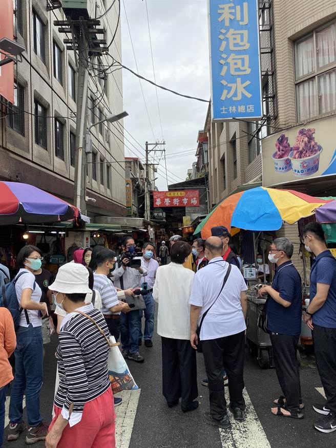 台北市副市长黄珊珊考察带陈思宇、黄静莹，遭质疑滥用行政资源。（王欣仪提供／杨亚璇台北传真）