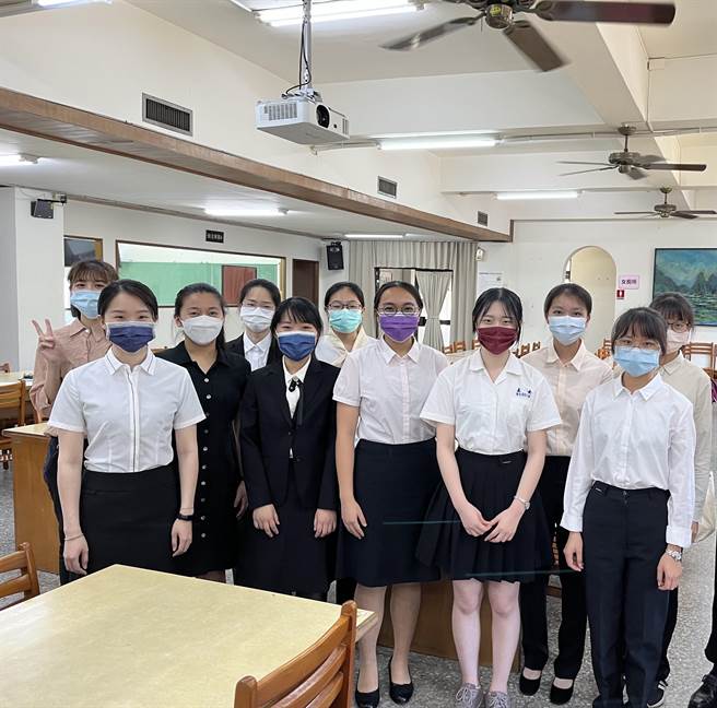 嘉義女中學生申請入學錄取各大學，表現不俗。（嘉女提供／廖素慧嘉市傳真）