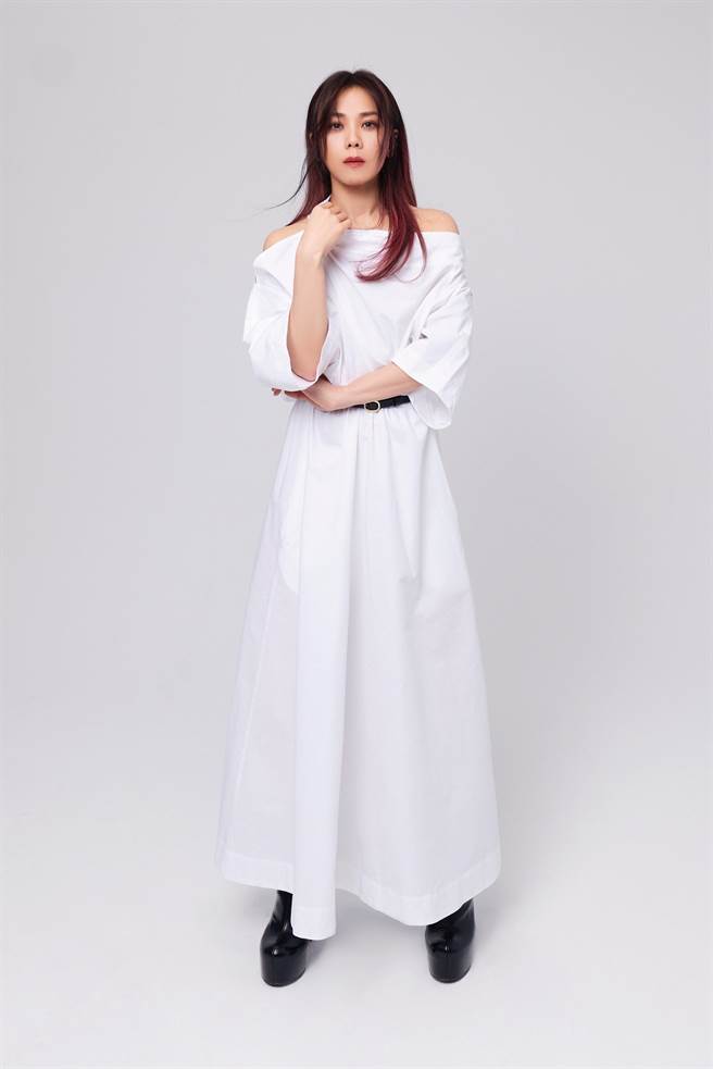 蔡健雅今透过视讯访问，开心分享入围金曲心情。（环球音乐提供）