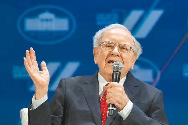 以巴菲特的柏克夏雄厚财力而言，本季迄今帐面亏损仍在可控范围。图／美联社