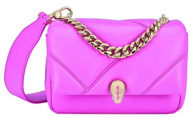 宝格丽Serpenti Cabochon Maxi Chain杜鹃花石英色小牛皮肩背包，6万9900元。（BVLGARI提供）