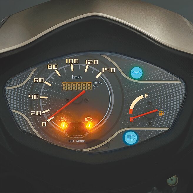 全新仪表方便读取行车资讯。（陈大任摄）