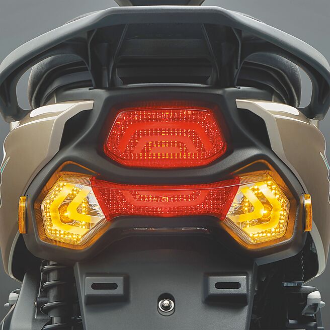 尾灯为高辨识度设计好吸睛。（陈大任摄）