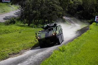 30鏈砲雲豹甲車生產線曝光 月生產6輛軍方下訂305輛