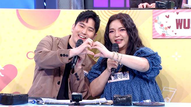 吴宗宪首次见面小甜甜老公（左），直呼基因好。（三立提供）