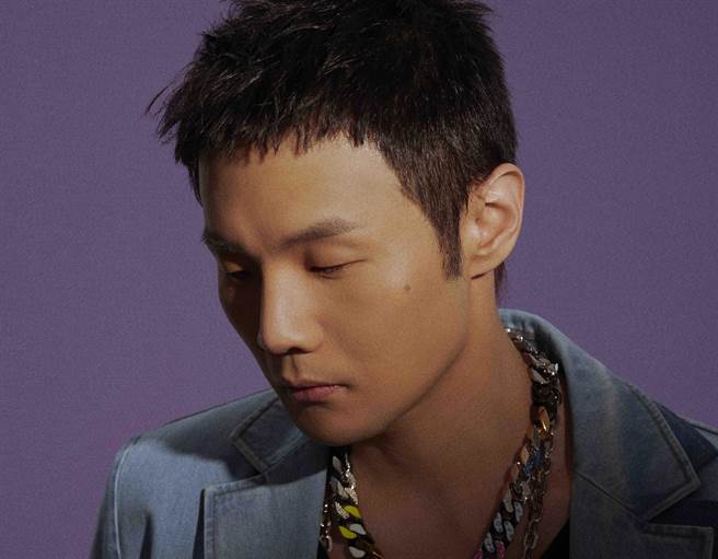 李榮浩今推出新單曲〈習慣晚睡〉。（華納音樂提供）