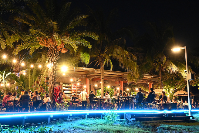 營造夜色景觀的照明，讓遊客們看見旗津新魅力。(攝影/Carter)