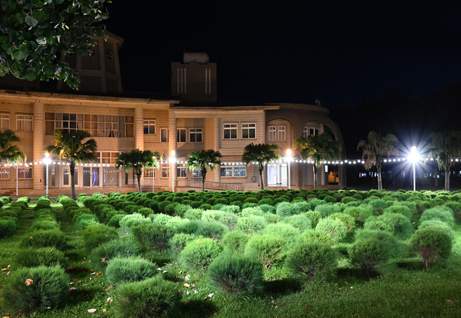 外觀圓滾滾可愛到不行的波波草，一現身旗津就變成熱門打卡景點。(攝影/Carter)