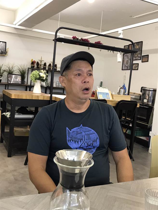 聊到母親汪建民忍不住落淚，可見壓力不小。（李承陽攝）