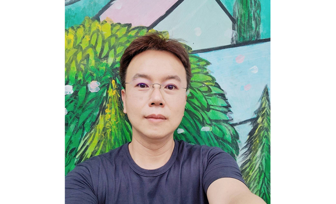 出身高雄的作家凌性杰，现任教于建国中学。曾获臺湾文学奖、林荣三文学奖、时报文学奖及中央日报文学奖等奖项。(图片提供/凌性杰)