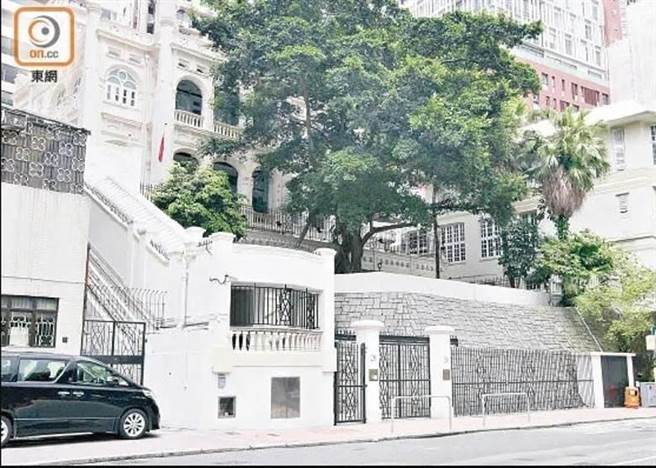 位于中环的前特首办已为3名前特首提供行政支援。／东网