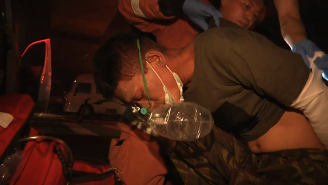 陳姓男子15日晚間疑似與家人為錢爭吵，便淋油縱火燒了家中的輪胎行，其中8名同住家人逃生不及，命喪火窟。（民眾提供／邱立雅新竹傳真）