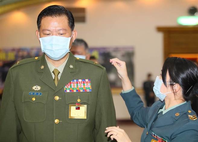 副总统警卫室主任谢静华调职，接受调查。本报资料室