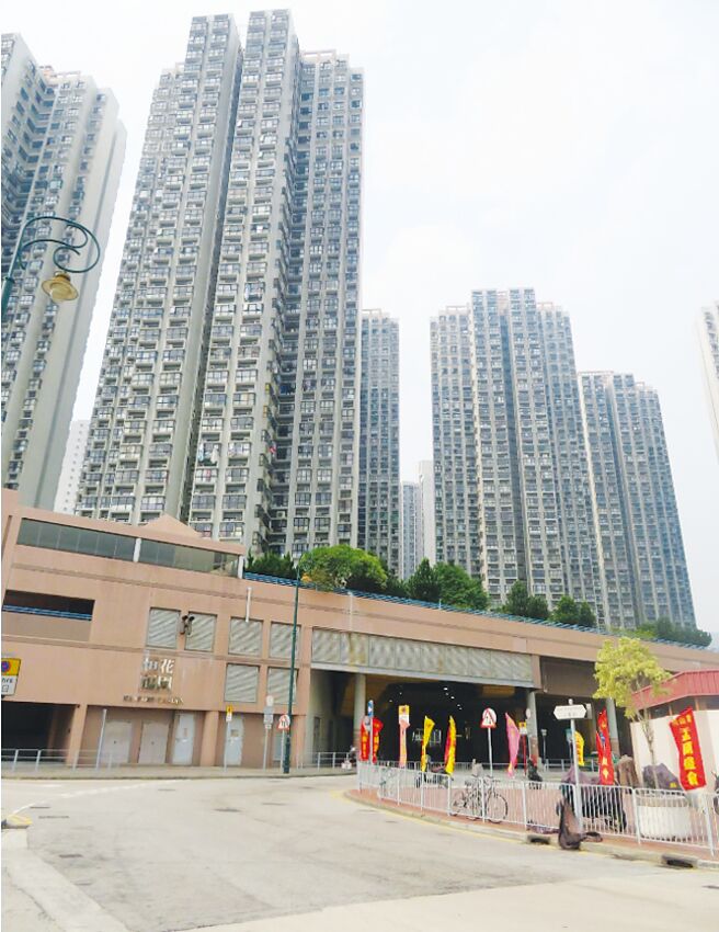 香港轻轨红线终点三圣站TOD住宅开发。图／李仰能提供