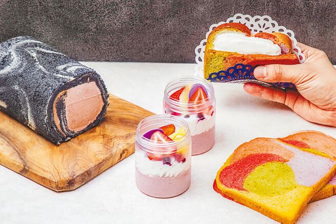 台北君悦酒店Double V联名商品。（台北君悦酒店提供）