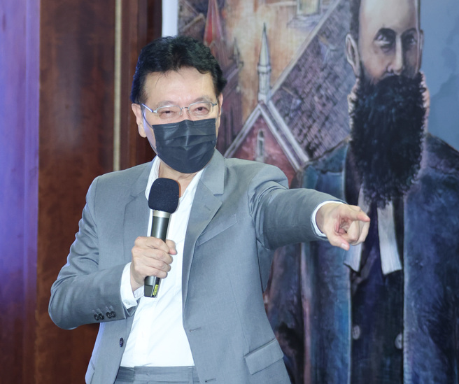 中廣董事長趙少康今（28）日狂轟蔡政府讓台灣陷入漲電價又缺電困境。（資料照/羅永銘攝）