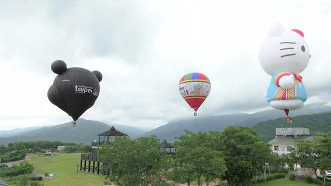 台東縣政府17日公布熱氣球嘉年華入園清潔維護費收費標準，並宣布東漂民眾及縣民皆享百元無限次入場優惠。（蔡旻妤攝）