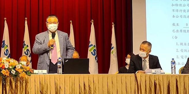 （緯創17日舉行股東常會。圖左為董事長林憲銘，圖右為共同總經理林建勳。圖／翁毓嵐）