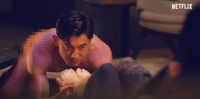 吳慷仁大尺度演出。（翻攝自Netflix）