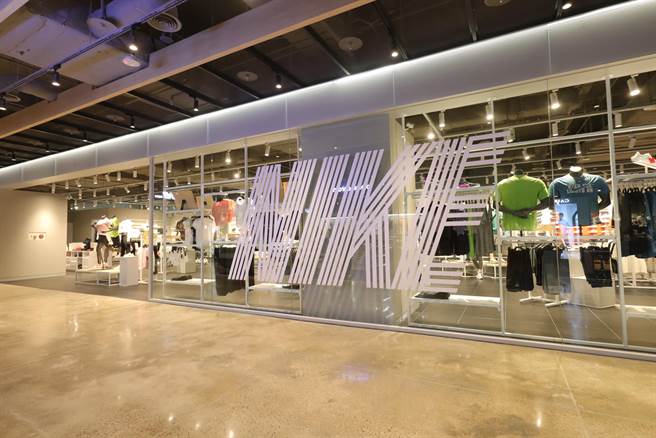 宏匯广场运动楼层重新开幕，NIKE提供占地120个展售空间让民眾逛好逛满。（宏匯广场提供）