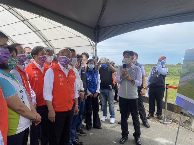 行政院長針對郭彥均的道歉，蘇貞昌表示，大家一起團結抗疫。（張亦惠攝）