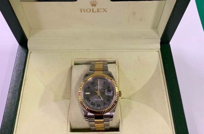 张姓民眾家中名表遭偷，事后调查竟是被冷气师傅狸猫换太子。（翻摄照片／高雄洪靖宜传真）