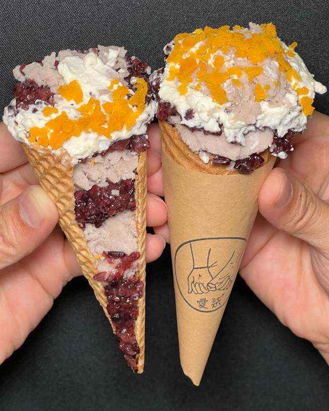 独家快闪巨城的「爱柒」芋泥紫米糕甜筒，美味与创意兼备大受欢迎。（巨城提供／陈育贤新竹传真）