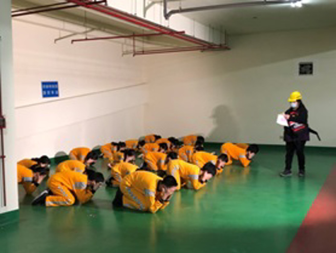 大龙国小防空疏散避难演练。(图/台北市教育局提供)