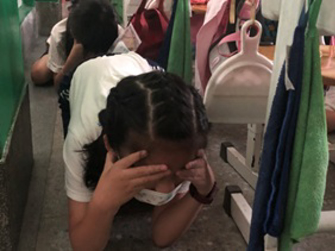 大安国小防空疏散避难演练。(图/台北市教育局提供)