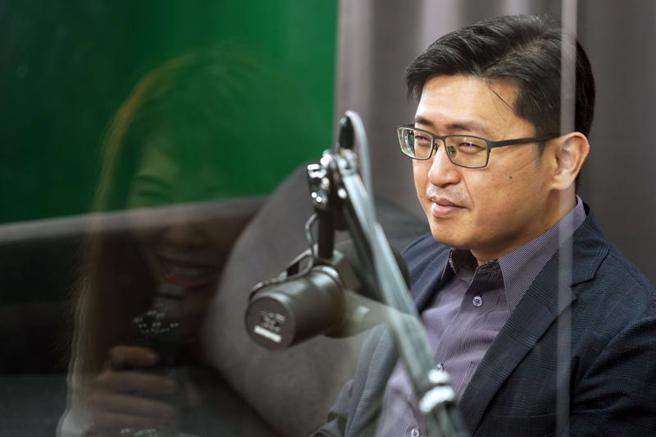 文策院副院長盧俊偉在台經院期間，提出文化金融可以怎麼做等相關建議，卻被文化界友人虧，「不要只出一張嘴，來實踐給我們看」，因緣際會從金融圈跳轉文化界。（圖/ 中央社）