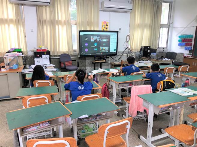 台東縣高中以下學校恢復實體上課已經1週，採混成教學。（讀者提供／蔡旻妤台東傳真）