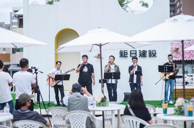 （鉅日建设在「若谷」基地动工前举办两场「小石音乐会」，吸引许多民眾热烈参与！图／业者提供）