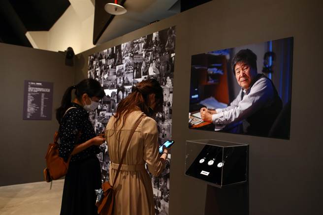 展览从生平介绍到创作起源、故事灵感、分镜手稿、影像等，细细品味他对每一部作品的坚持，逐一透视大师内心，一览这位天才导演留给世人最后的礼物。（邓博仁摄）