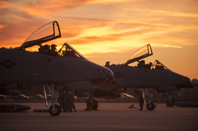 美国参院军委会终于松口，同意先让部分A-10退役。图为「黑蛇」中队A-10。（图／DVIDS）