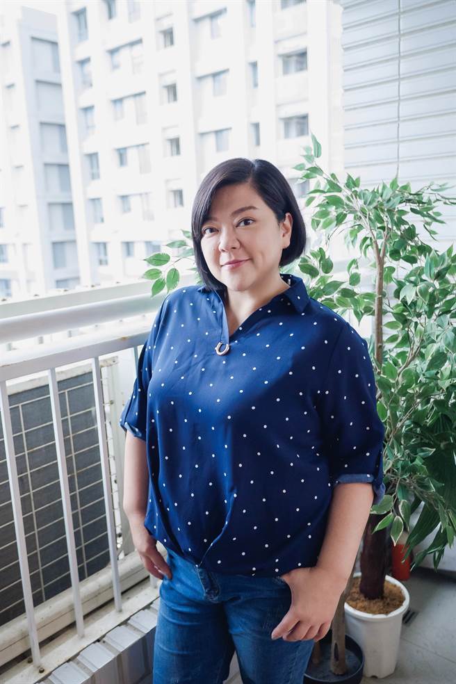 杜诗梅加入戏剧演出，最怀念剧组伙食。（TVBS提供）